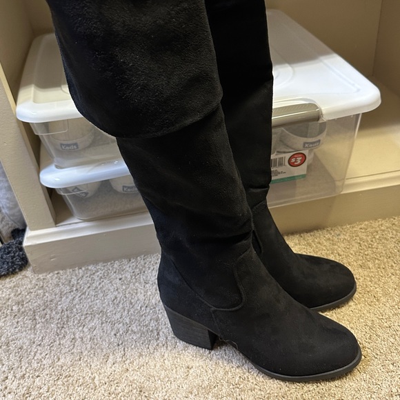 Knee high boots - Picture 1 of 6